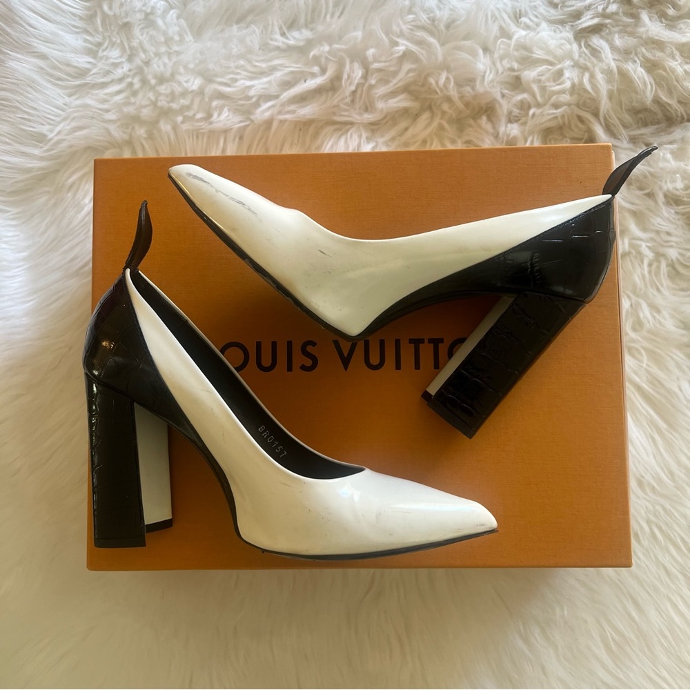 *SOLD* LOUIS VUITTON Pump Heels Wedge Leather Snake LV Print - Picture 2 of 11